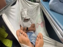 ट्रेन में नहीं मिली सीट तो शख्स ने लगाया शुद्ध देसी खांटी जुगाड़, 1 करोड़ से ज़्यादा लोगों ने देखा Video Viral ट्रेन में नहीं मिली सीट तो शख्स ने लगाया शुद्ध देसी खांटी जुगाड़, 1 करोड़ से ज़्यादा लोगों ने देखा Video Viral