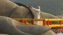 PM Modi Gujarat Visit: सरदार पटेल को श्रद्धांजलि देने पहुंचे PM Modi, स्टैच्यू ऑफ यूनिटी पर ली एकता की शपथ