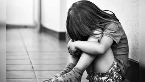 10 साल की बच्ची से बलात्कार कर की हत्या: मुख्य आरोपी गिरफ्तार, गुस्साए लोगों ने किया चक्काजाम