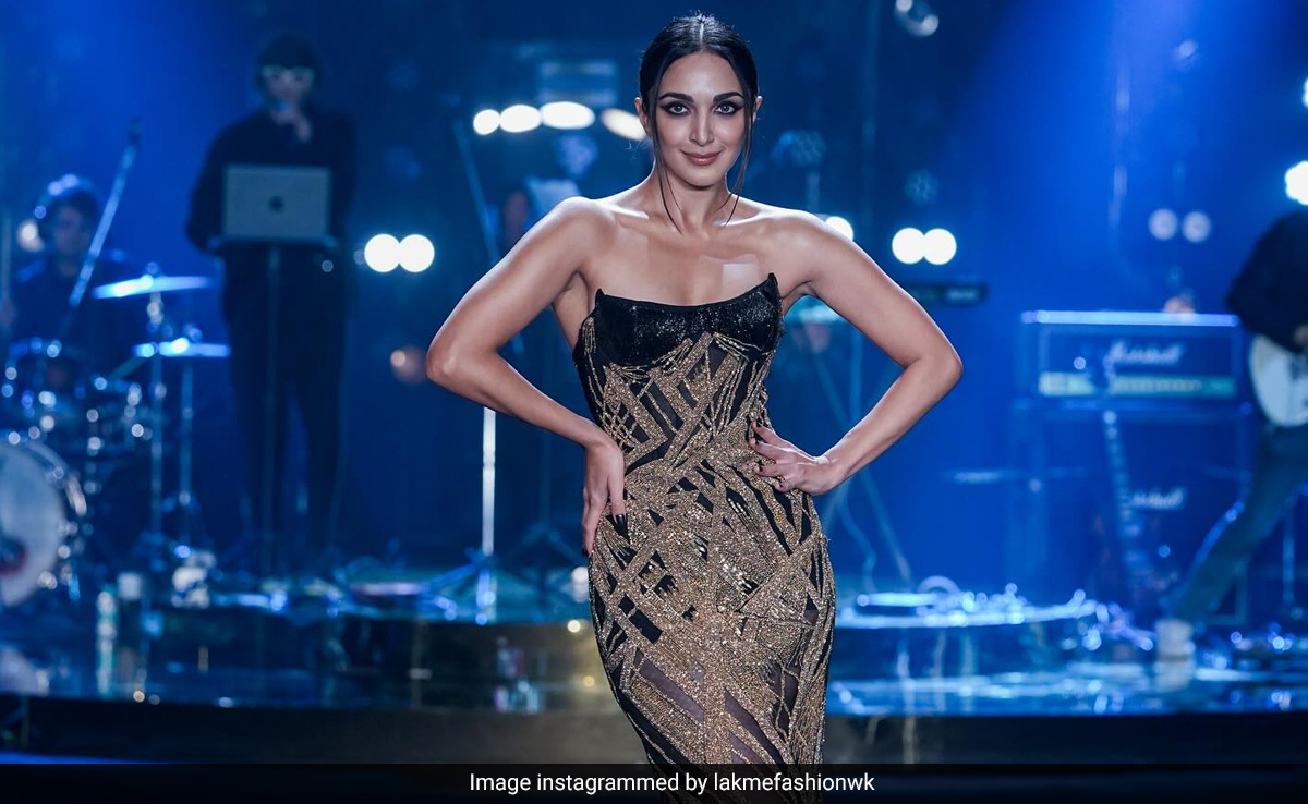 Kiara Advani Aces The Festive Black And Gold Showstopper Look At Lakme Fashion Week 2023