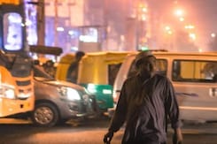 लड़कों ये प्यार नहीं, सिर्फ पागलपन है.. लड़कों ये प्यार नहीं, सिर्फ पागलपन है..