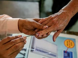 जम्मू-कश्मीर उपचुनाव: बडगाम में ‘आगा बनाम आगा’, पारिवारिक टकराव ने बढ़ाई सियासी गर्मी जम्मू-कश्मीर उपचुनाव: बडगाम में ‘आगा बनाम आगा’, पारिवारिक टकराव ने बढ़ाई सियासी गर्मी