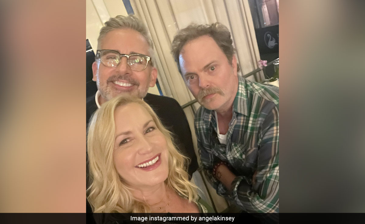 This Mini Reunion Of <i>The Office</i> Was Nothing Like The "Dinner Party" Episode. Phew