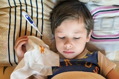 बदलते मौसम में बच्चों की डाइट में शामिल करें ये चीजें, बढ़ेगी उनकी इम्यूनिटी