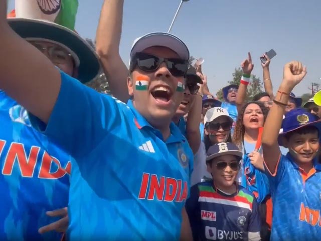 विराट को खेलते हुए देखने के लिए स्लीपर बस में आई : भारत बनाम इंग्लैंड के लिए उत्साहित एक फैन