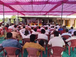 कांग्रेस पदाधिकारियों का फूटा गुस्सा, टिकट न मिलने से सामूहिक इस्तीफा देने की दी धमकी कांग्रेस पदाधिकारियों का फूटा गुस्सा, टिकट न मिलने से सामूहिक इस्तीफा देने की दी धमकी