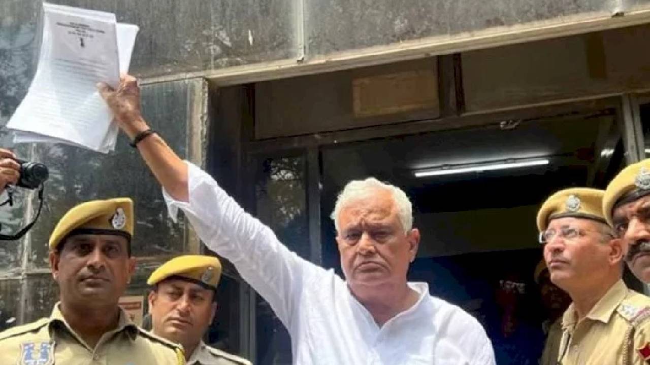 Paper Leak मामले Kirodi Lal Meena ने कहा Locker में है काला धन