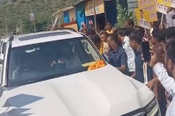 Ticket बंटवारे को ले Gajendra Singh Shekhawat के सामने प्रदर्शन Ticket बंटवारे को ले Gajendra Singh Shekhawat के सामने प्रदर्शन