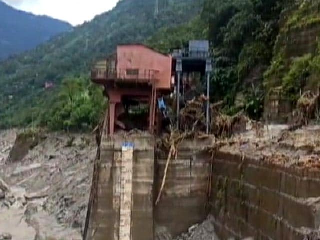 बाढ़ के कारण सिक्किम को देश से जोड़ने वाले नेशनल हाईवे 10 बंद