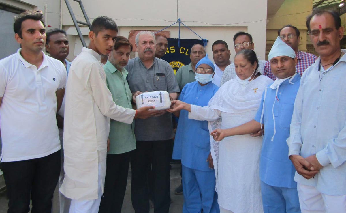 लाइलाज बीमारी से परेशान बेटी ने की खुदकुशी, मां-बाप ने आंखें दान कर पेश की बड़ी मिसाल