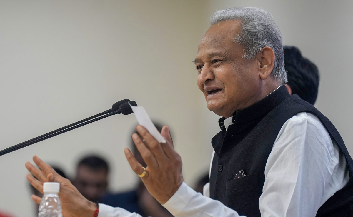 Ashok Gehlot's Show Of Support As Vasundhara Raje Snubbed By BJP