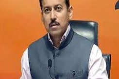राज्यवर्धन राठौड़ के खिलाफ बीजेपी कार्यकर्ताओं का सड़क पर हंगामा राज्यवर्धन राठौड़ के खिलाफ बीजेपी कार्यकर्ताओं का सड़क पर हंगामा