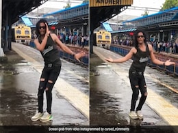 रेलवे स्टेशन पर बारिश में लड़के ने शाहरुख के गाने पर किया ऐसा डांस देख हंसी नहीं होगी कंट्रोल, लोग बोले- अंधेरी का अंधेरा रेलवे स्टेशन पर बारिश में लड़के ने शाहरुख के गाने पर किया ऐसा डांस देख हंसी नहीं होगी कंट्रोल, लोग बोले- अंधेरी का अंधेरा