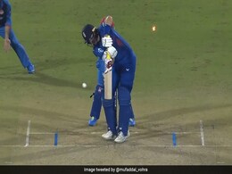 'It's Magic' दिल्ली की पिच पर मुजीब ने गजब अंदाज में नचाई गेंद, रूट देखते रह गए और गिल्लियां उड़ गई, Video 'It's Magic' दिल्ली की पिच पर मुजीब ने गजब अंदाज में नचाई गेंद, रूट देखते रह गए और गिल्लियां उड़ गई, Video