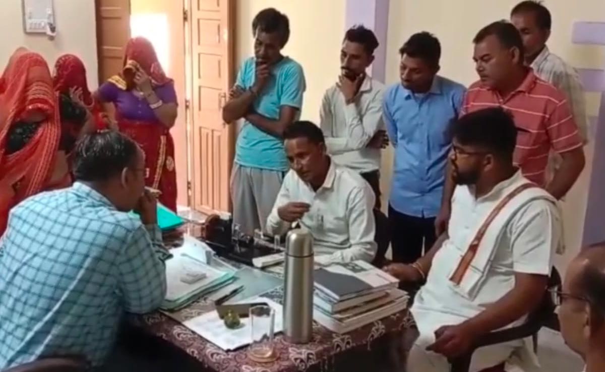 झुंझुनूंः दफ्तरों का चक्कर लगाकर थक गए PM आवास योजना के लाभार्थी, नहीं मिल रही किश्त