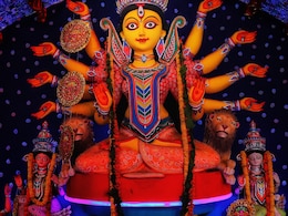 नवरात्रि में होती है मां दुर्गा के नौ रूपों की पूजा, यहां जानिए मां शैलपुत्री से लेकर सिद्धिदात्री तक जुड़ी अहम बात नवरात्रि में होती है मां दुर्गा के नौ रूपों की पूजा, यहां जानिए मां शैलपुत्री से लेकर सिद्धिदात्री तक जुड़ी अहम बात