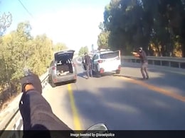 VIDEO : गाड़ी में भाग रहे हथियारबंद आतंकियों को इजरायली पुलिस ने बीच सड़क पर घेरकर मारा VIDEO : गाड़ी में भाग रहे हथियारबंद आतंकियों को इजरायली पुलिस ने बीच सड़क पर घेरकर मारा