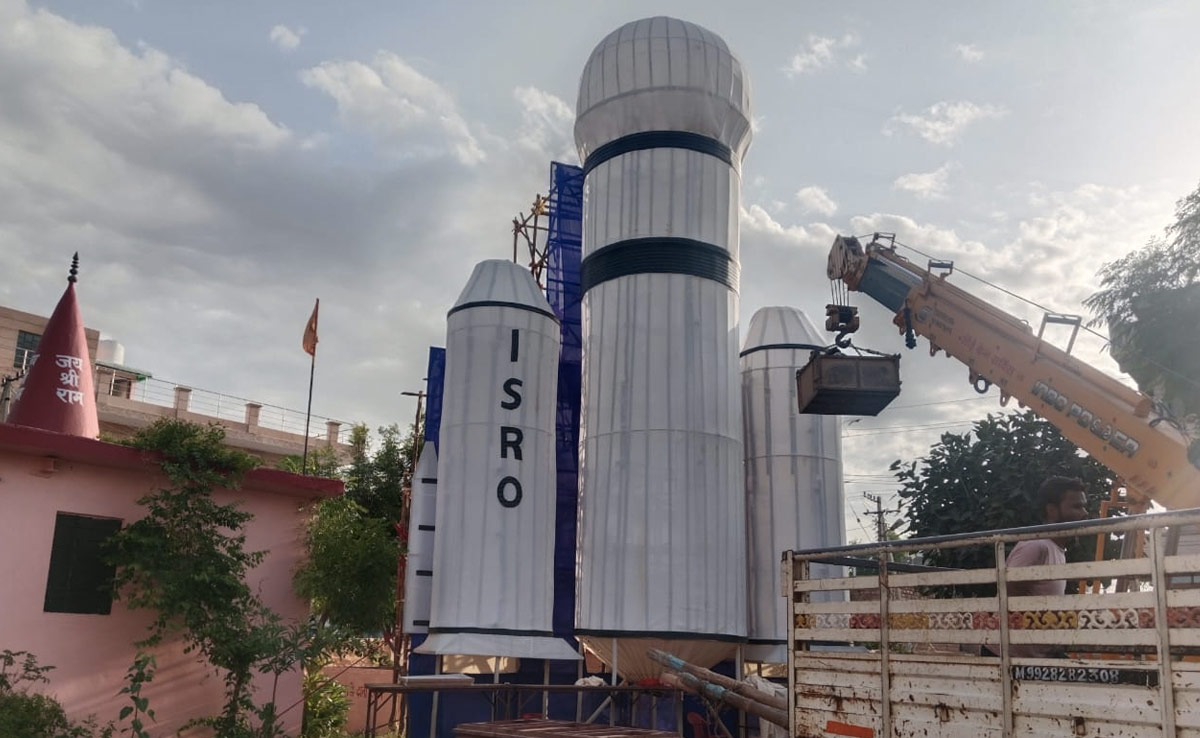 जोधपुर में चंद्रयान-3 की थीम पर बन रहा गरबा पंडाल, बंगाल से बुलाए गए कारीगर