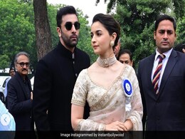 National Film Awards: नेशनल अवार्ड लेने शादी का जोड़ा पहन कर पहुंची आलिया भट्ट, लुक से सभी को किया इंप्रेस National Film Awards: नेशनल अवार्ड लेने शादी का जोड़ा पहन कर पहुंची आलिया भट्ट, लुक से सभी को किया इंप्रेस