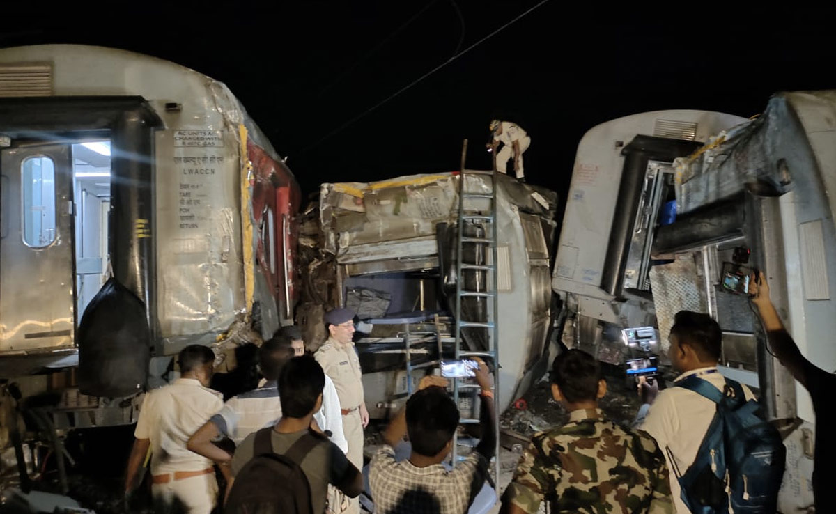 बिहार में नॉर्थ-ईस्ट एक्सप्रेस डिरेल, ट्रेन हादसे पर केंद्रीय मंत्री अश्विनी चौबे समेत कई नेताओं ने जताया दुख बिहार में नॉर्थ-ईस्ट एक्सप्रेस डिरेल, ट्रेन हादसे पर केंद्रीय मंत्री अश्विनी चौबे समेत कई नेताओं ने जताया दुख