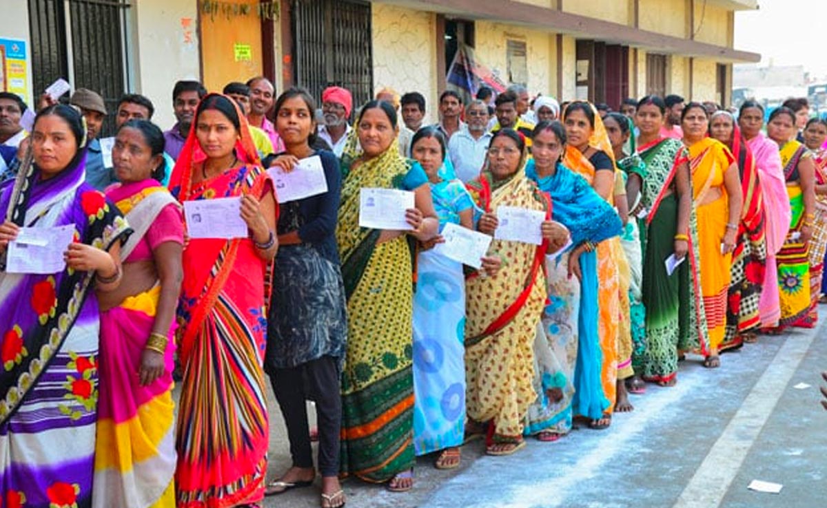Madhya Pradesh Exit Polls 2023: मध्यप्रदेश में बीजेपी बन सकती है 'महारथी', 8 में से 4 में बीजेपी की सरकार, दो में कांग्रेस की