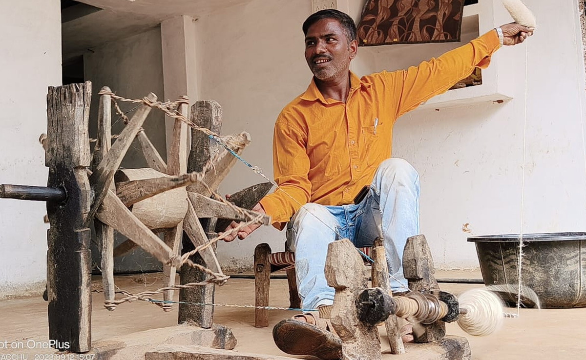 सुलखमा गांव, जहां आज भी जिंदा है गांधी जी का चरखा, कई परिवारों की आजीविका का स्रोत