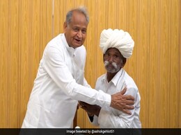 Ashok Gehlot Meets Rajasthan Farmer Seen In BJP Poster Faux Pas Ashok Gehlot Meets Rajasthan Farmer Seen In BJP Poster Faux Pas