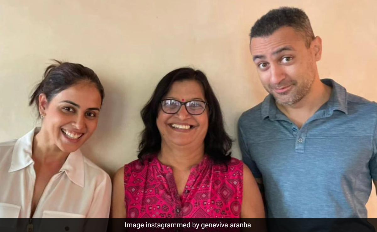 Imran Khan And Genelia D'Souza's Reunion Pic Went Viral, Naturally