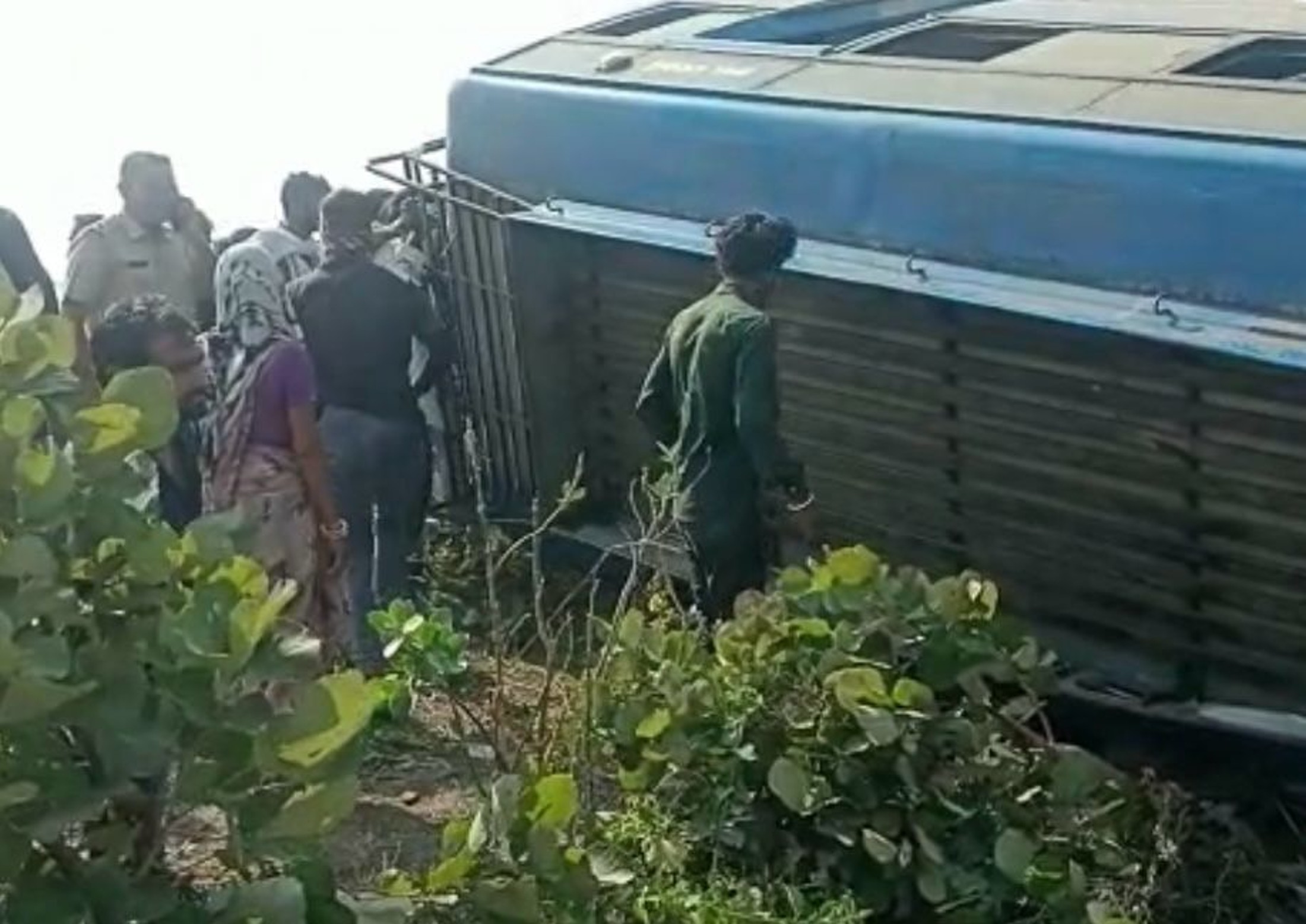Bhilwara Road Accident: स्टेयरिंग फेल होने से निजी बस खाई में पलटी, दो लोगों की मौत सहित, 13 यात्री गंभीर रूप से घायल