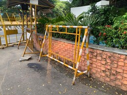 Man Tries To Throw Petrol Bomb At Tamil Nadu Governor's House, Arrested Man Tries To Throw Petrol Bomb At Tamil Nadu Governor's House, Arrested
