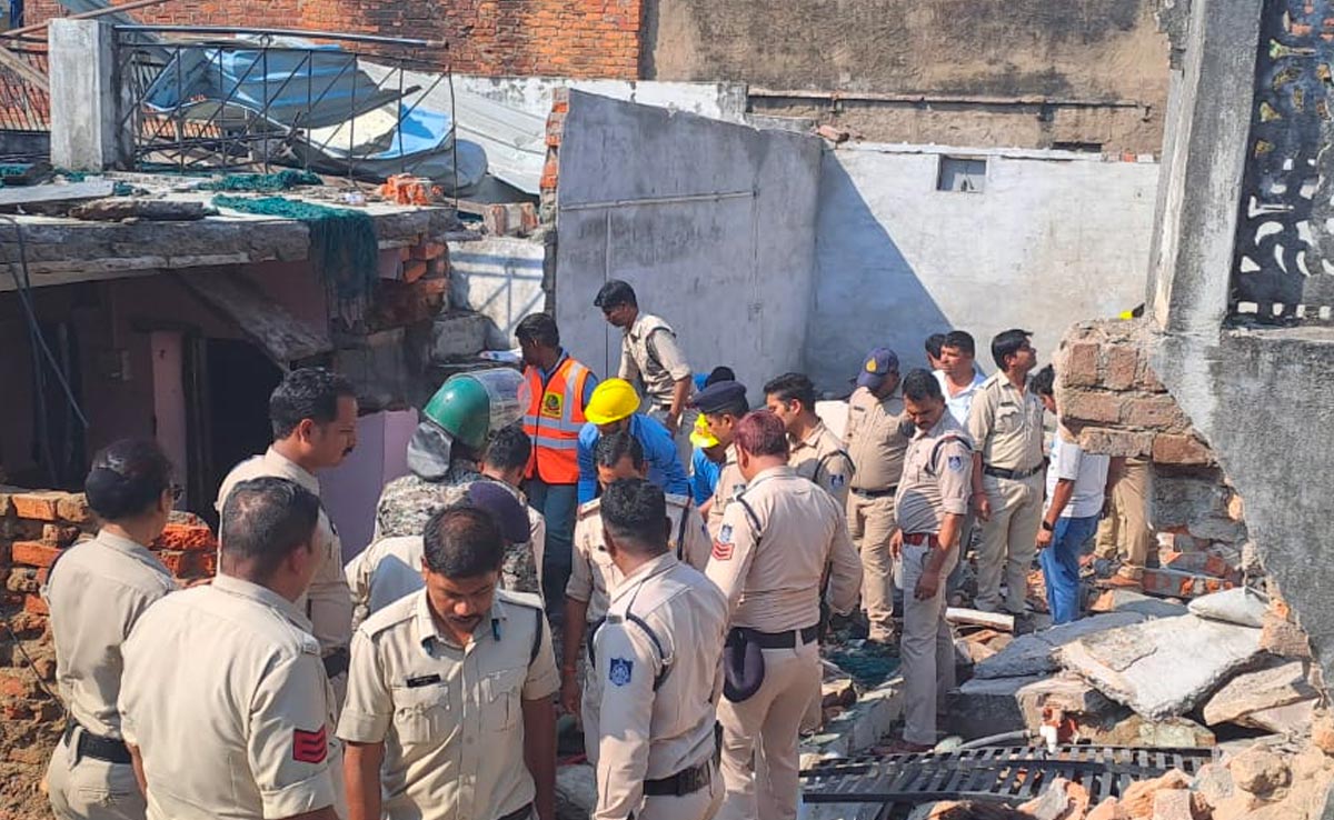 Damoh News: अवैध पटाखा फैक्ट्री में हुआ धमाका, 3 की हुई मौत 11 घायल