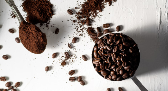 Coffee Face Pack : कॉफी में ये चीजें मिलाकर लगा लें फेस पर, सोने सा दमक उठेगा चेहरा