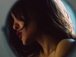 क्या आप भी ऑयली बालों से तंग आ चुकी हैं तो फिर अपनाइए ये नुस्खा, चिपचिपे हेयर से मिल जाएगी मुक्ति