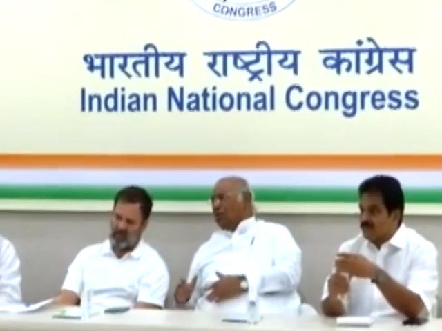 तेलंगाना में कांग्रेस नेता ने कहा- उनकी पार्टी की सरकार बनी तो BPL परिवार की दुल्हनों को मिलेंगे 10 ग्राम सोना