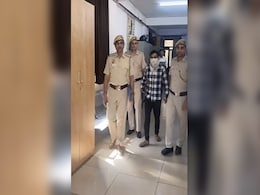 'एकतरफा प्यार' का बदला छोटी बहन से लिया, फर्जी IG अकाउंट पर डाली अश्लील VIDEO, अरेस्ट 'एकतरफा प्यार' का बदला छोटी बहन से लिया, फर्जी IG अकाउंट पर डाली अश्लील VIDEO, अरेस्ट