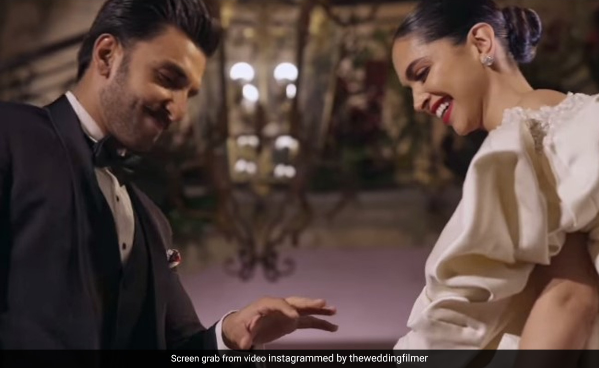 <i>Koffee With Karan 8</i>: Ranveer Singh Says The Engagement Ring He Picked For Deepika Padukone Was "Beyond My Resources"