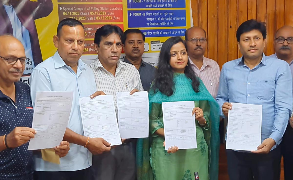 वोटर ID में है गलती या लिस्ट से हट गया है नाम, सभी दिक्कतों के निदान के लिए EC ने शुरू किया अभियान