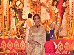 Durga Puja 2023: Rani Mukerji Stuns In A Golden <i>Saree</i>. Directors Nikkhil Advani, Imtiaz Ali Join Durga Puja 2023: Rani Mukerji Stuns In A Golden <i>Saree</i>. Directors Nikkhil Advani, Imtiaz Ali Join