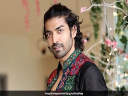 Viral Video Shows Actor Gurmeet Choudhary Giving CPR To A Man Collapsed On Street Viral Video Shows Actor Gurmeet Choudhary Giving CPR To A Man Collapsed On Street