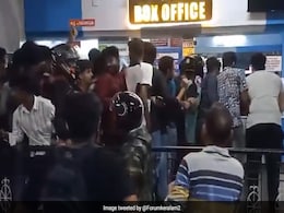 रिलीज से पहले ही इस सुपरस्टार की फिल्म की टिकट बुकिंग के लिए लगी लंबी लाइन, वीडियो देख कहेंगे- गदर मचने वाला है रिलीज से पहले ही इस सुपरस्टार की फिल्म की टिकट बुकिंग के लिए लगी लंबी लाइन, वीडियो देख कहेंगे- गदर मचने वाला है