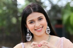 प्रियंका चोपड़ा ने कजिन मन्‍नारा को BB17 के लिए किया विश, शेयर की थ्रोबैक तस्वीर