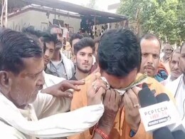 टिकट कटने पर छतरपुर के BJP विधायक राजेश प्रजापति भी फफक पड़े, कहा-  करोड़ों में हुआ है सौदा टिकट कटने पर छतरपुर के BJP विधायक राजेश प्रजापति भी फफक पड़े, कहा-  करोड़ों में हुआ है सौदा