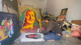 कपड़े की कतरन से अद्भूत चित्रकारी, शाहरुख-हरभजन भी कर चुके हैं इकबाल की तारीफ