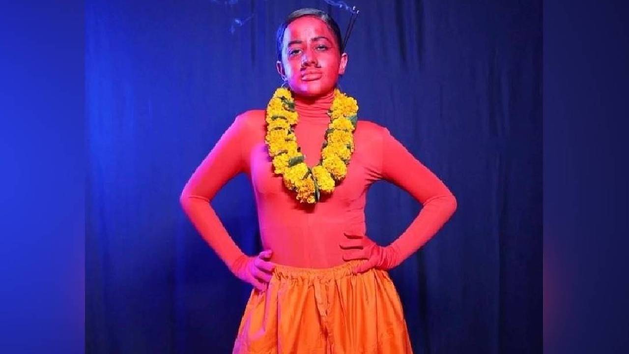 उर्फी ने रीक्रिएट किया 'छोटा पंडित' का लुक, मूंछें लगाकर किया सबको हैरान