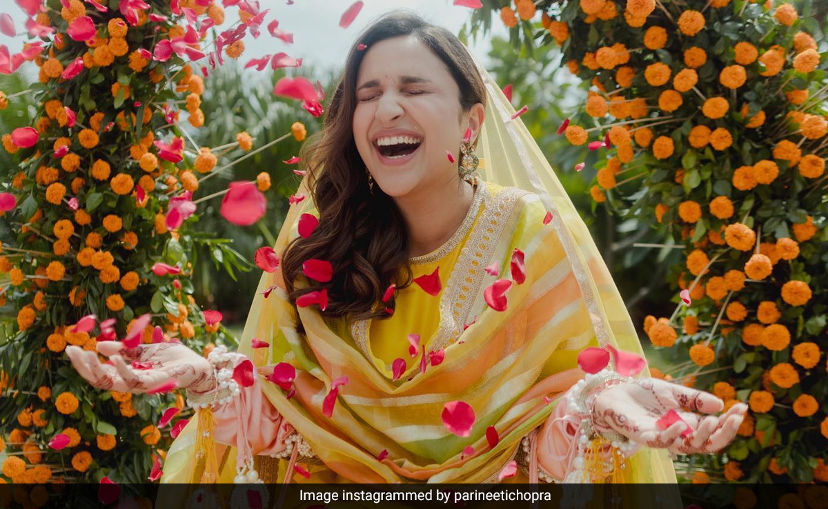 Picture-Perfect Moments From Parineeti Chopra's <i>Choora</i> Ceremony
