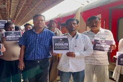 Trinamool Alleges Trains Cancelled As It Plans Big Delhi Protest Trinamool Alleges Trains Cancelled As It Plans Big Delhi Protest