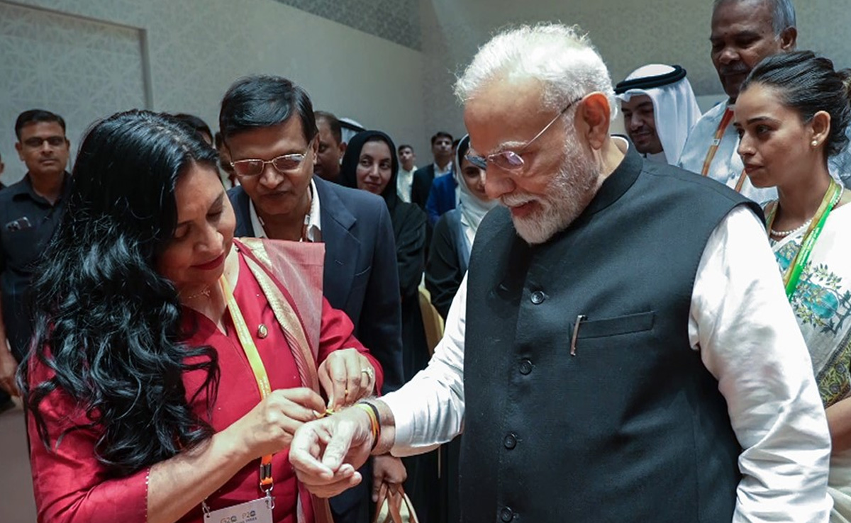 President of Mexican Senate Ties <i> 'Rakhi'</i> To PM Modi During P20 Summit