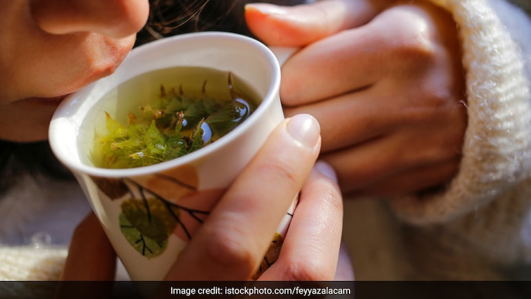 सांसों की समस्या को दूर करने में मददगार है वन तुलसी का काढ़ा, इन लोगों के लिए वरदान से कम नहीं