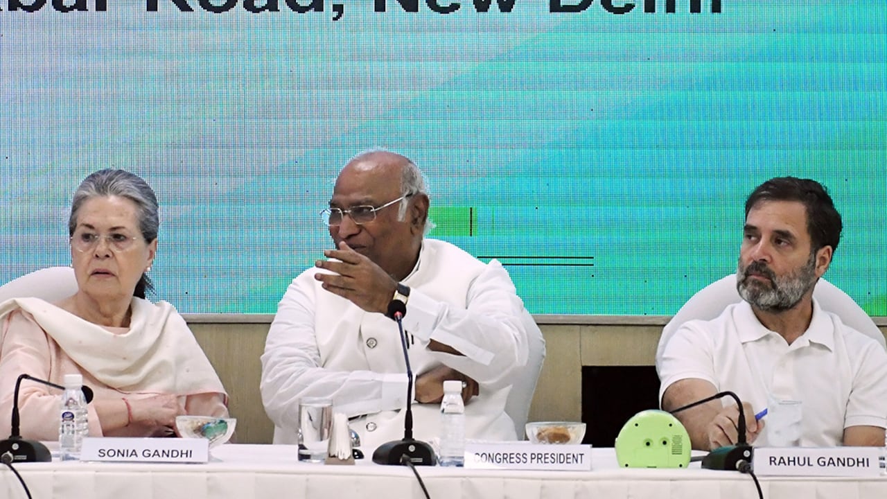 Live: पंजाब को लेकर कांग्रेस में बड़ी बैठक, लिया जा सकता है बड़ा फैसला