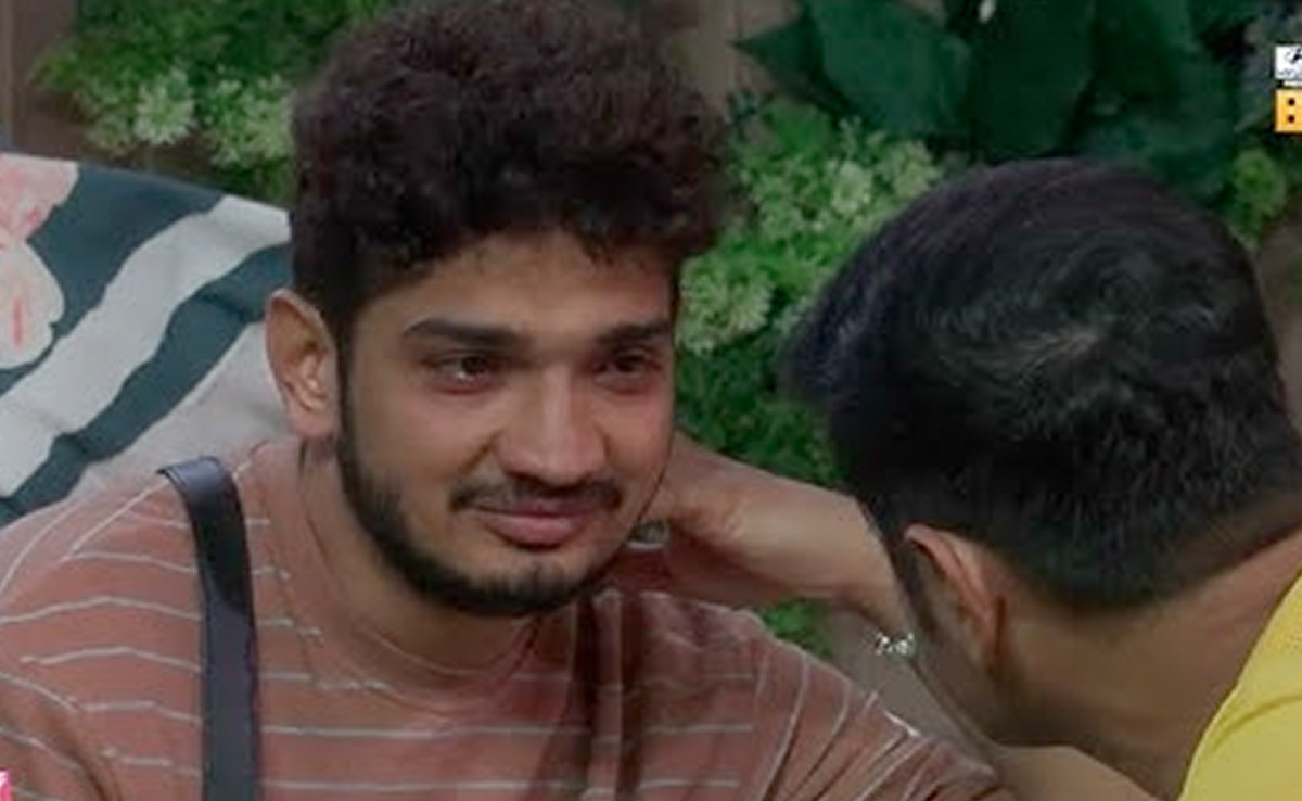 BB 17: Diwali पर इन कंटेस्टेंट्स को मिला खास तोहफा, किसे देखकर इमोशनल हुए Munawar?